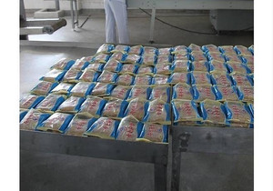 북한의 라면공장 사진.JPG