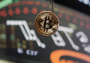 블룸버그 ETF 분석가 스팟 비트코인 ETF 실제 BTC 보유 재확인