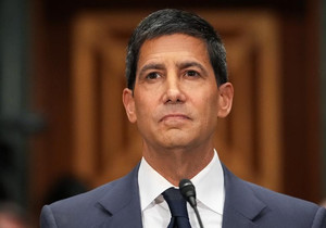 트럼프 Fed 의장 후보 워시 지명에 비트코인 75,000달러 급락