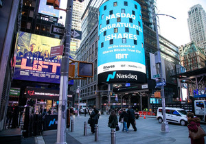 블랙록 비트코인 ETF 투자자들, 암호화폐 파티에 늦게 합류