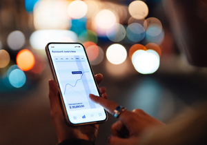 기술주 반등에 힘입어 변동성 속 회복한 비트코인