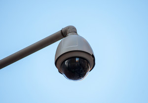 코인베이스 데이터 유출과 감시 논란 지속