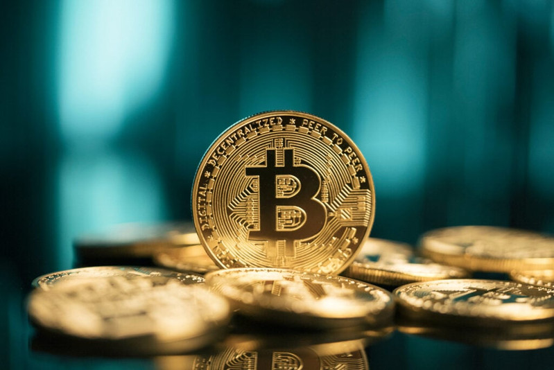 Bitcoin-Btc-Virtual-Cryptocurrency-In-Fr.jpeg