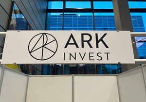 캐시 우드 아크인베스트 비트코인 2030년 73만달러 전망 강세장 유지