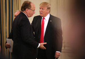 블랙록 CEO, 주권펀드의 비트코인 추가 매수 공개···트럼프 경고와 함께