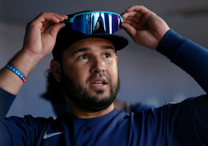 레드삭스 8700만달러 타자 49홈런 올스타 영입 4자 응답