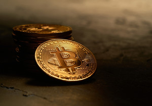 중동 갈등 고조 속 비트코인 3.8% 폭락 후 소폭 회복