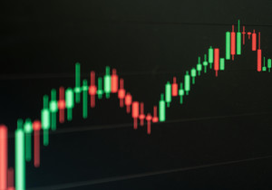 XRP 8.30달러 목표 노린다 희귀 차트 패턴 등장